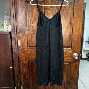 Vintage Vanity Fair Slip | Nightgown Size 40L Color: Black